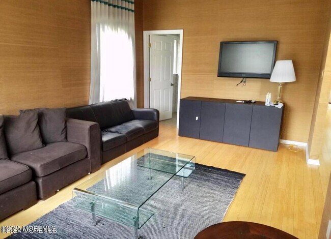 Foto del edificio - 95 Poplar Ave