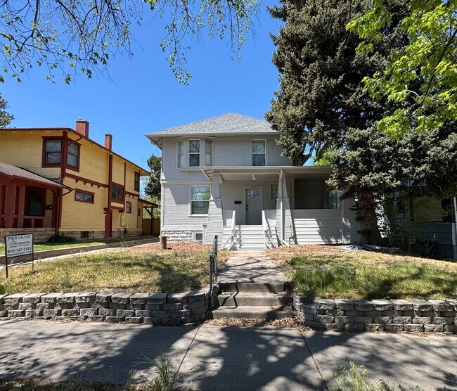 Foto del edificio - 1/2 Off First Full Month's Rent! 5 Bedroom Home with Office and 2 Kitchens near UNC Campus