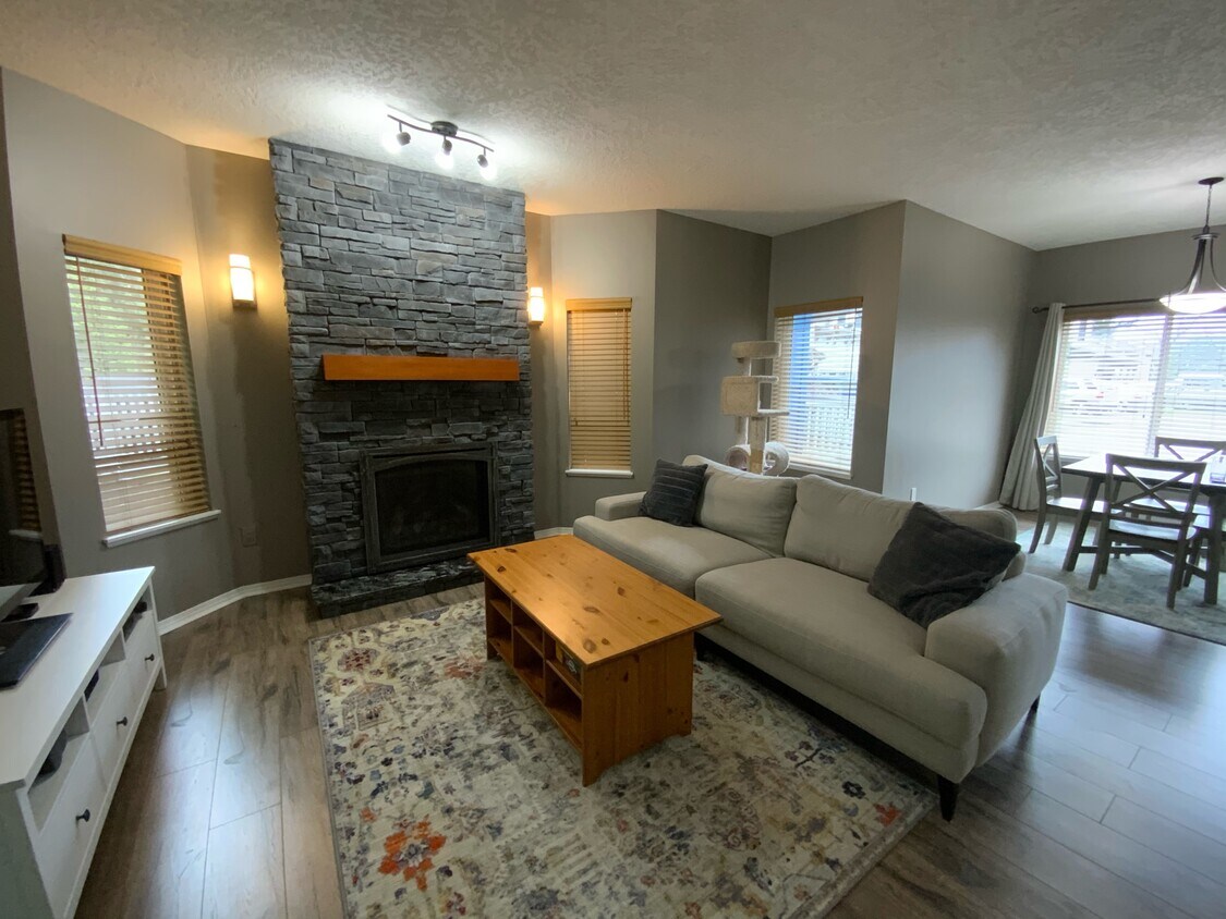 Photo principale - 936 Starling Pl