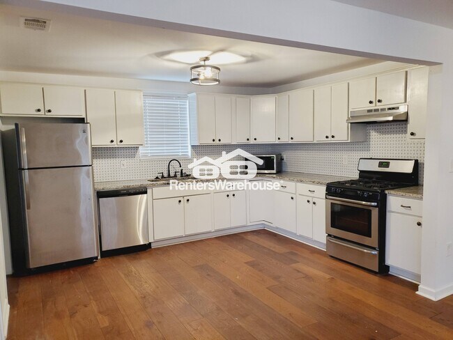 Foto del edificio - 1290 Chapel Dr