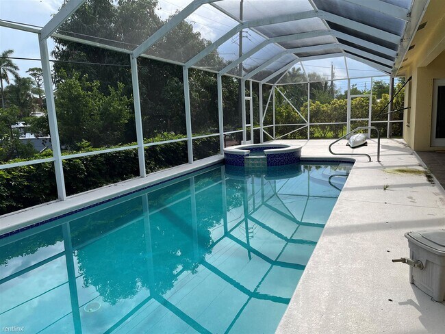 Foto del edificio - 4 br, 3 bath House - 510 Southwest South C...