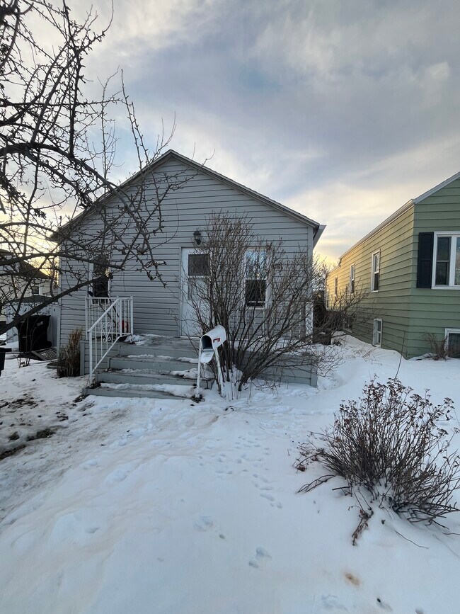 Building Photo - 1108 N 15th St