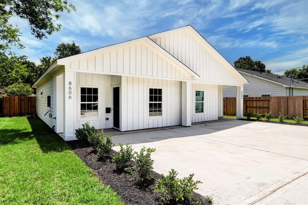 Primary Photo - 8606 Lockwood Dr