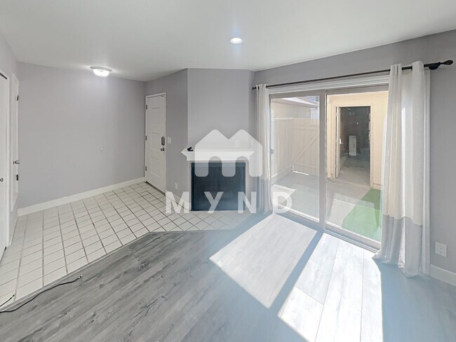 Building Photo - 3145 Loma Verde Dr #15