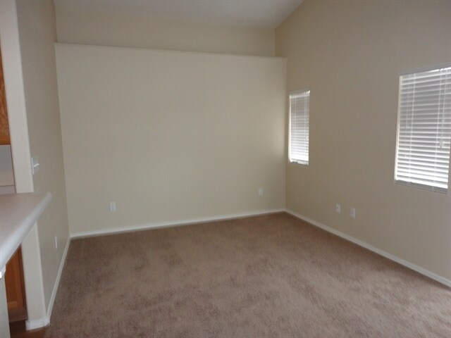 Foto del edificio - 6301 Vaughn Dr NE