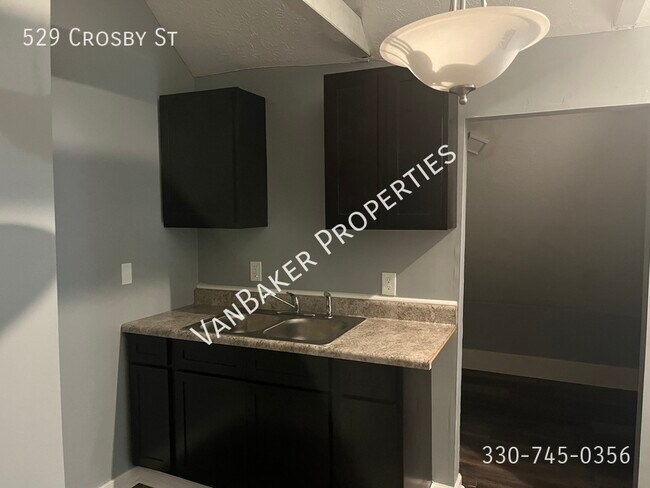 Building Photo - 529 Crosby St
