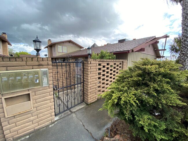 Foto del edificio - 1413 Robertson Blvd
