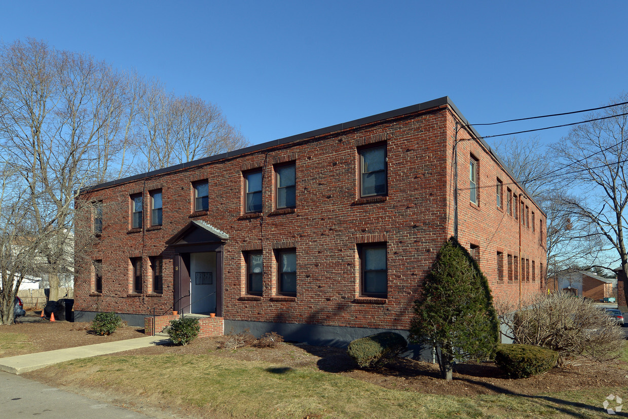 Primary Photo - Weston Court Apartments
