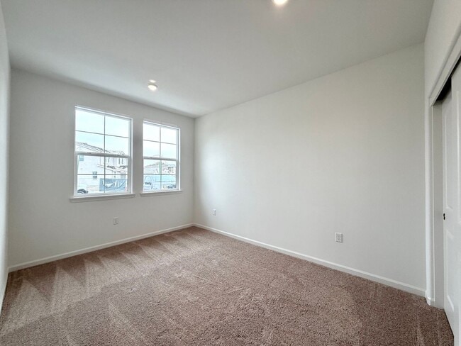 Building Photo - Brand New 4 Bedroom Home