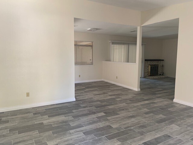 Foto del edificio - Redlands Home with NEW Paint & Tile Throughout