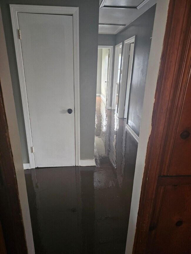 Foto del edificio - 540 Clubview Dr