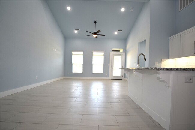 Building Photo - 540 Amethyst Rd