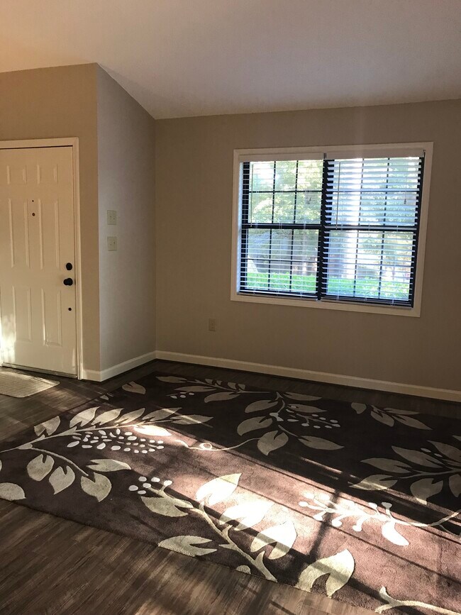 Front Living Room - 2752 Victory Ct