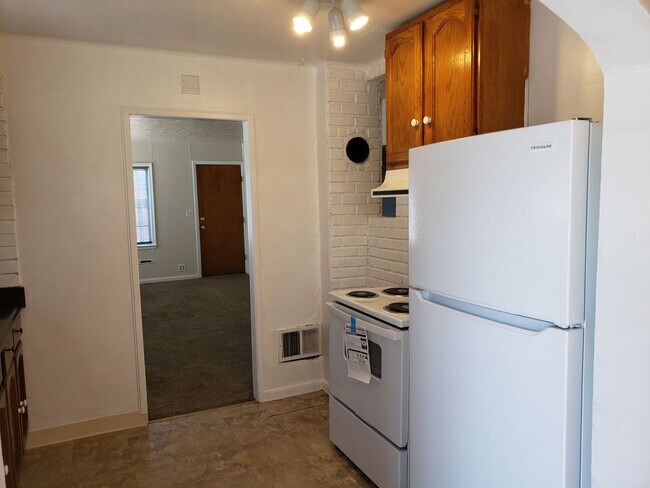 Building Photo - Central Sparks 2 Bedroom Home 
