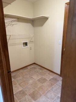 Foto del edificio - 2702 Dividend Dr