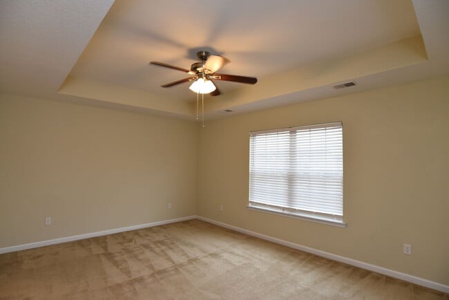 Building Photo - 5 Canyon Oak Loop