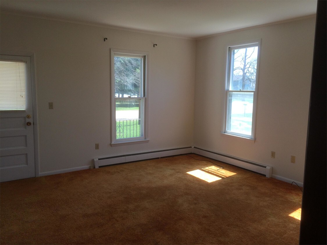 Foto principal - 600 N Sycamore St