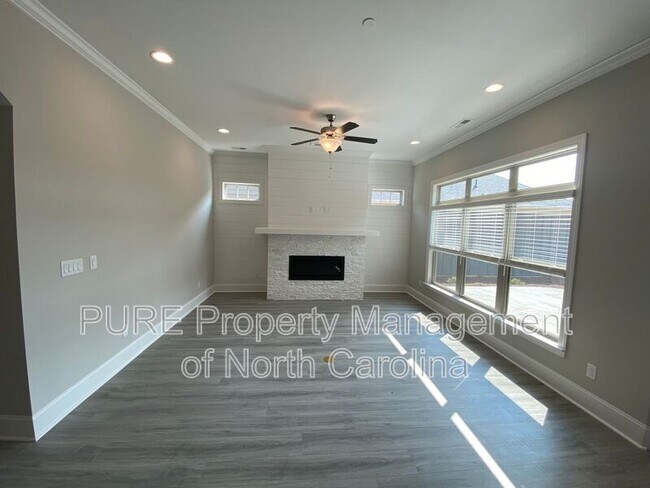Foto del edificio - 9049 Treetop Wy NW