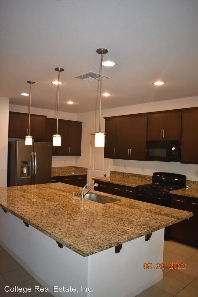 Foto del edificio - 4 br, 3 bath House - 18357 Exeter Place