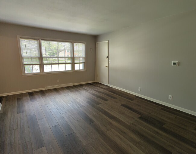 Foto del edificio - 11827 W North Ave