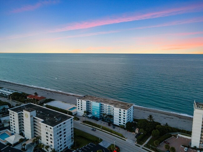 Building Photo - 900 Ocean Dr