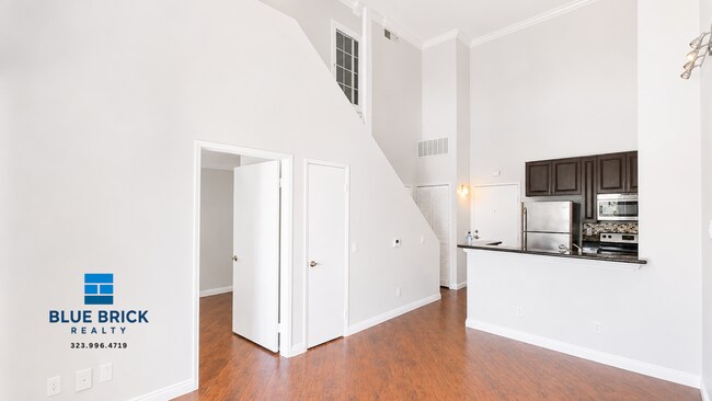 Building Photo - 245 N Alvarado St