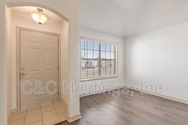 Building Photo - 1133 Marina Dr