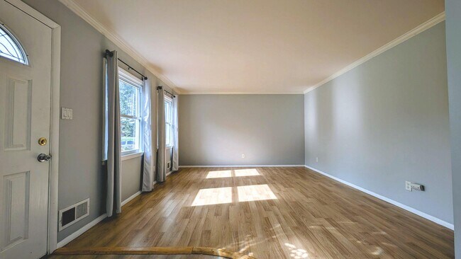 Foto del edificio - 605 Shirley Manor Rd