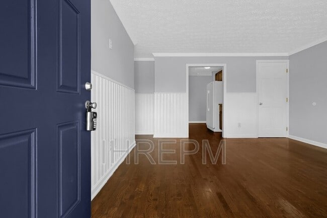 Building Photo - 1648 Regents Hill Dr