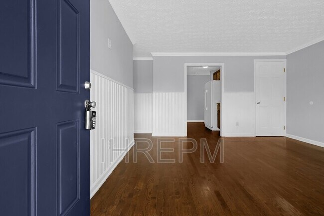 Foto del edificio - 1648 Regents Hill Dr