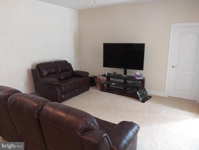 Foto del edificio - 7607 Brittany Parc Ct