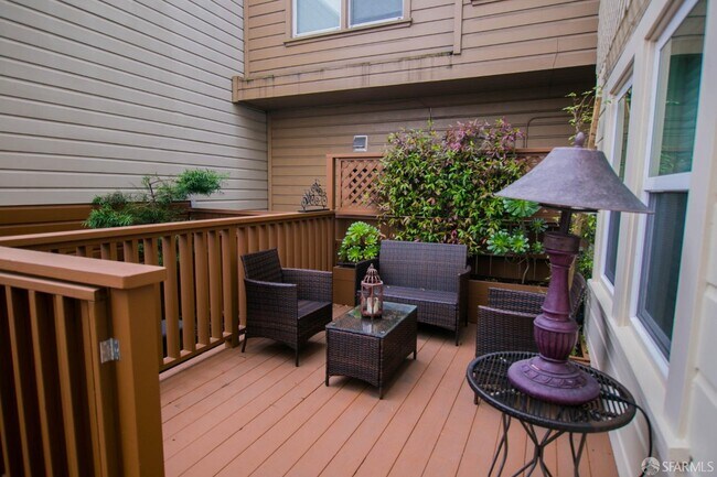 Foto del edificio - 3014 Baker St