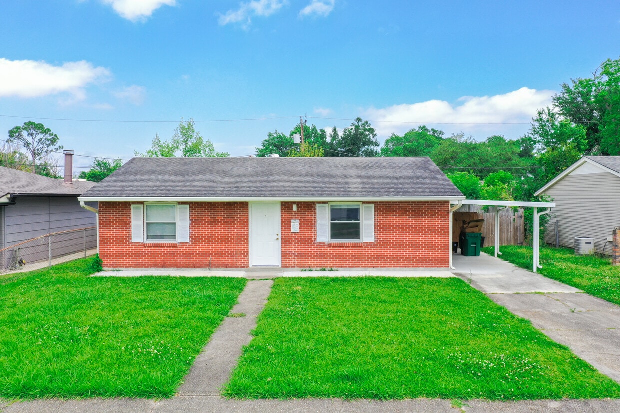 333 Rosedown Dr, LaPlace, LA 70068 House Rental in LaPlace, LA