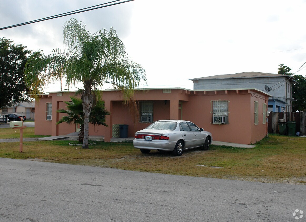 Primary Photo - 501-539 NW 16th St