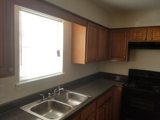 Foto del edificio - 1065 Thornwoode Ln