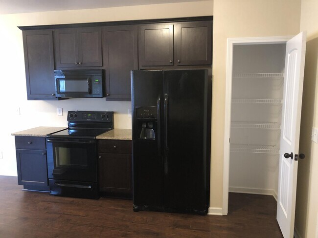 Building Photo - 317 Clover Brook Dr