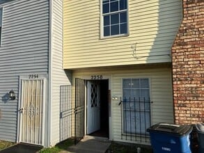 Building Photo - 2250 Aspen Dr