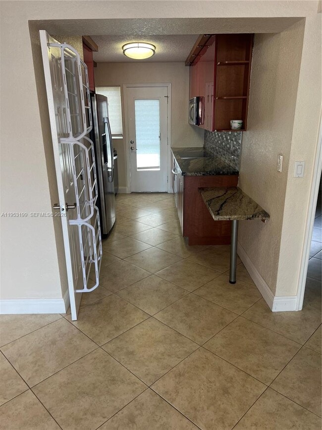 Building Photo - 3923 NE 166th St