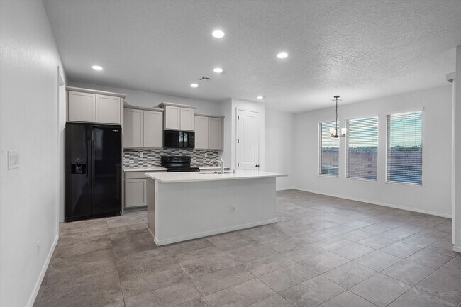 Foto del edificio - Coming Soon! | Modern | 3Bed/2Bath | Desirable Rio Rancho | Pets Welcome