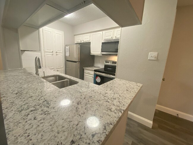 Building Photo - 1310 Harwell Dr