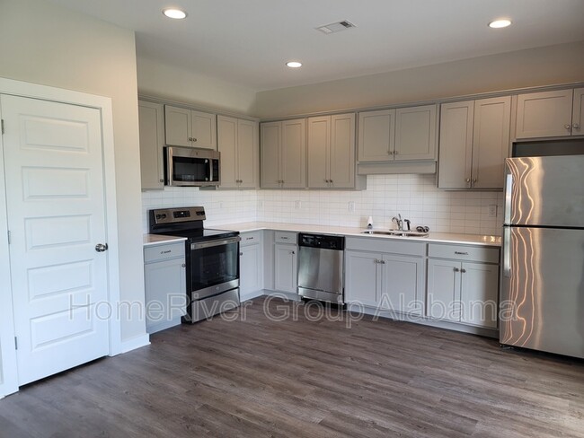Building Photo - 14273 Sugarberry Ln