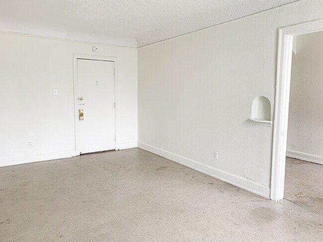 Building Photo - 1130 Holcomb St
