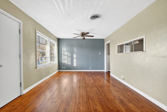 Building Photo - 1801 S 47th St