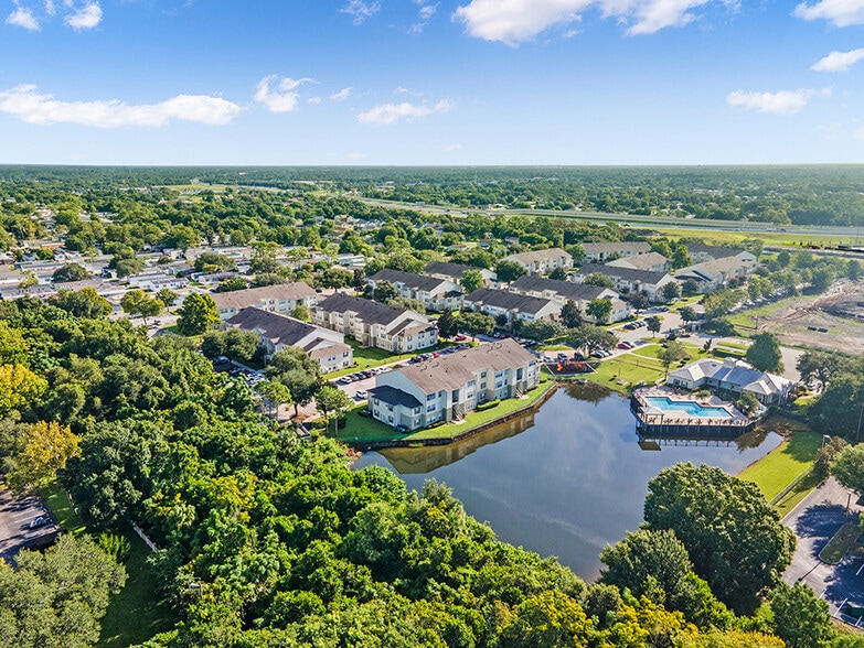 Retreat at Valencia Apartment Homes