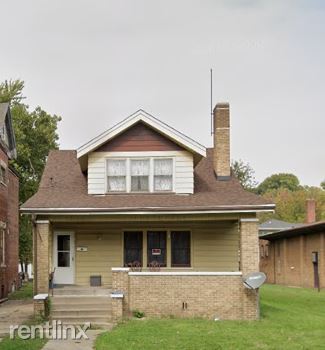 Primary Photo - 905 NE Perry Ave