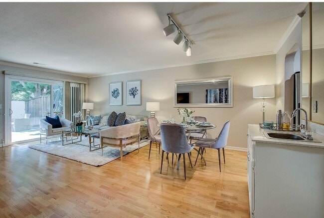 Building Photo - 1303 Victoria Ter