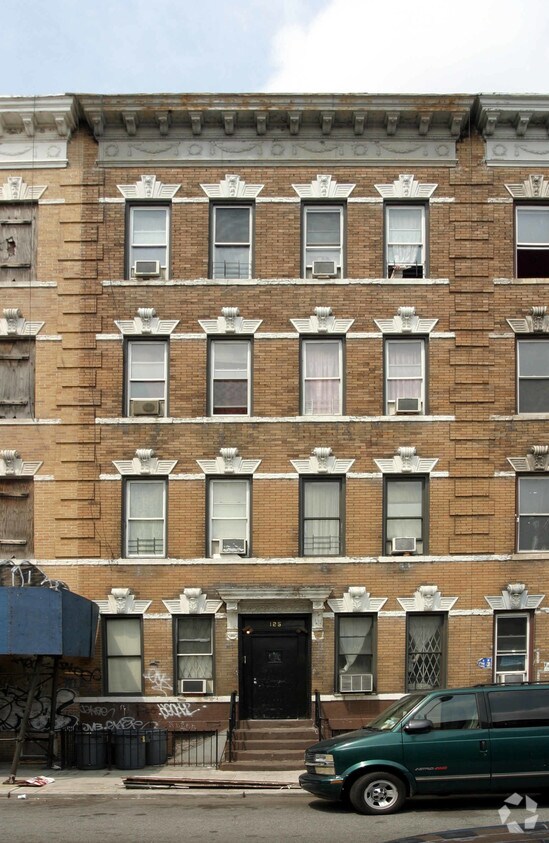 Primary Photo - 125 Thames St