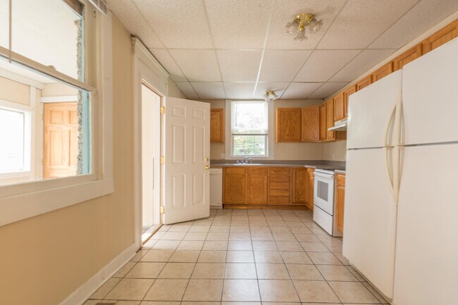 Foto del edificio - 628 University