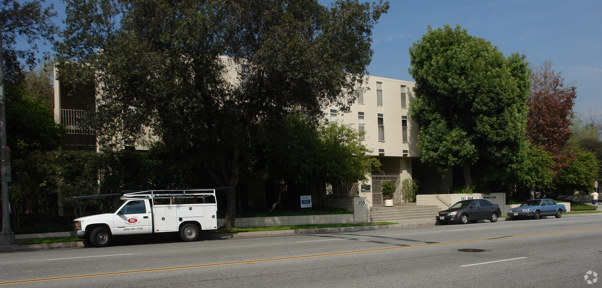 Primary Photo - Del Mar Townhouse