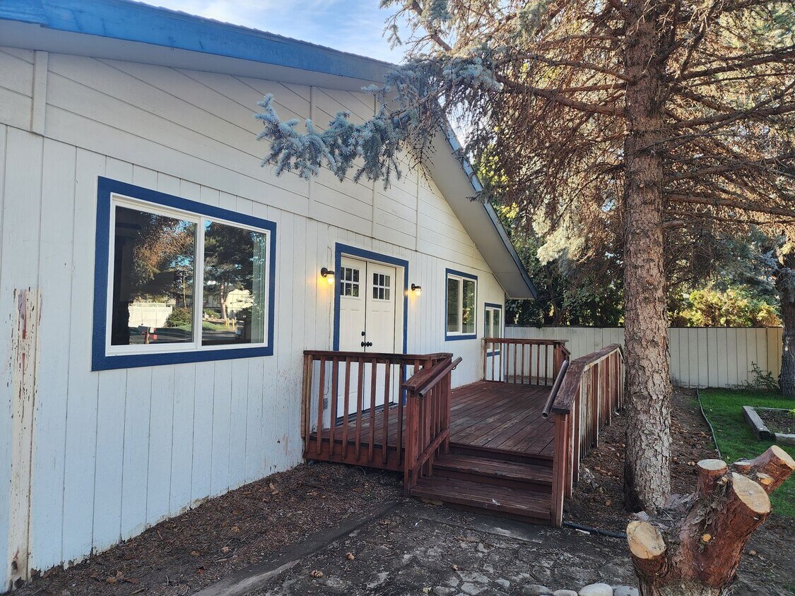 Primary Photo - Newly updated home in Kennewick